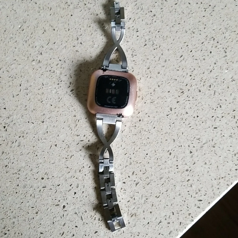 Versa watchface band and charger rosegold EUC